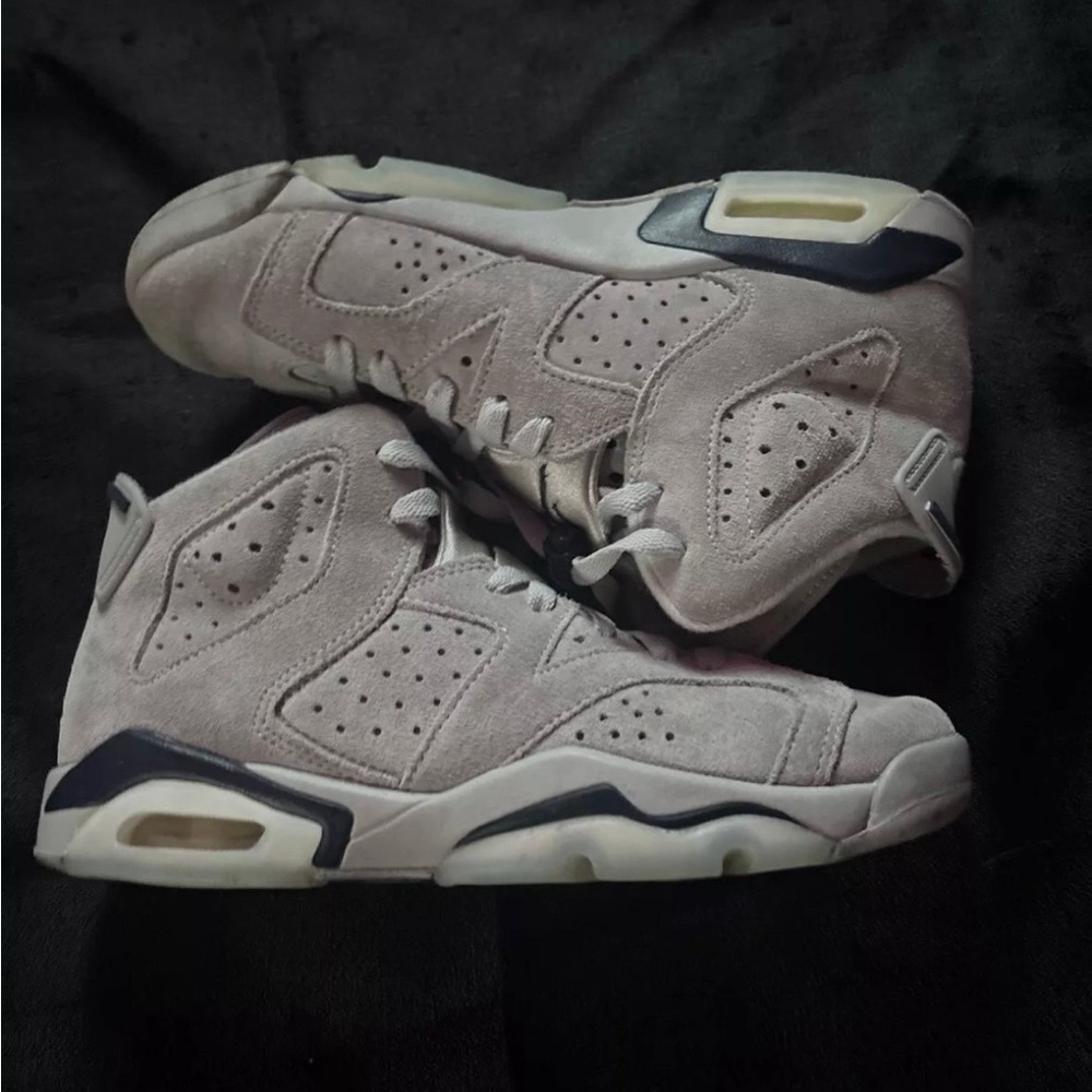 Jordan Gray Sneakers with High-Top Design and Air Cushion